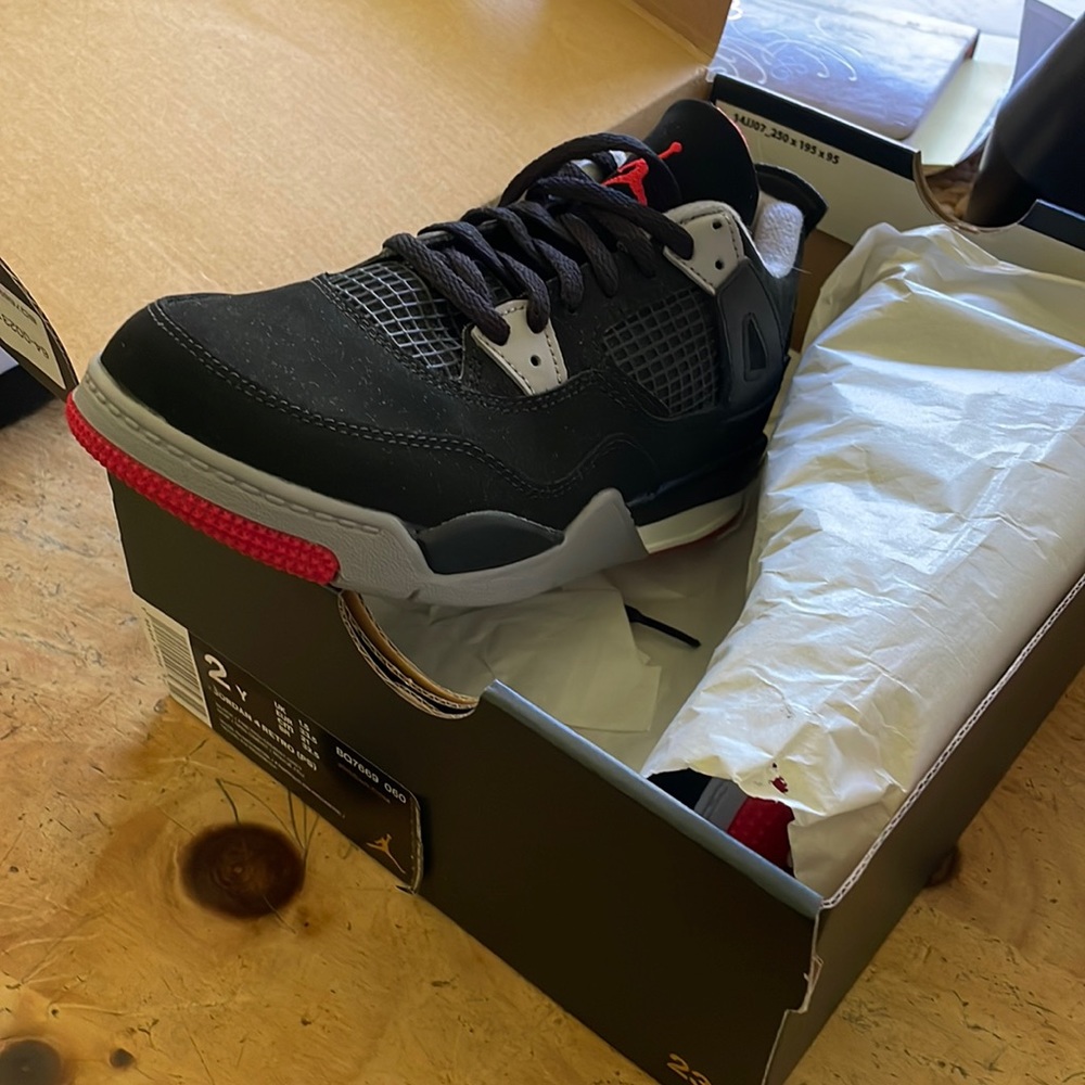 Nike air Jordan 4 retro kids size 2